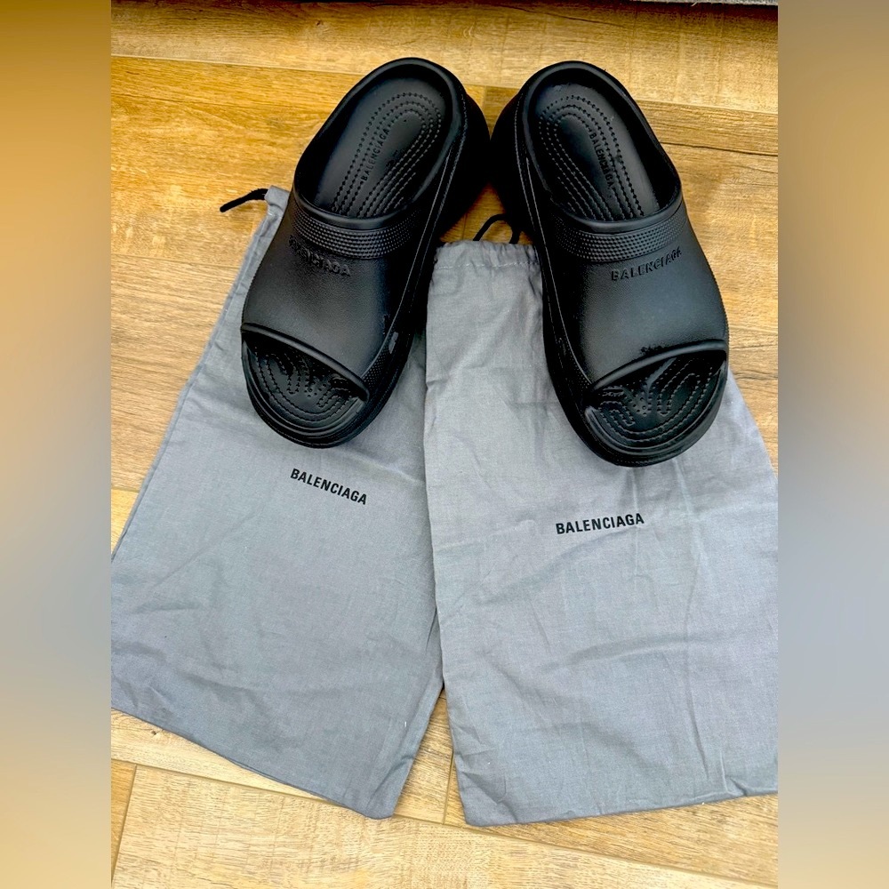 Balenciaga Pool Crocs Slide Sandal - Black, Size 9.5 (39) - Picture 4 of 14